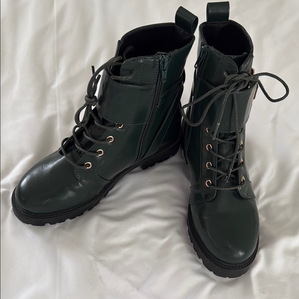 Women's Green Lace-Up Boots